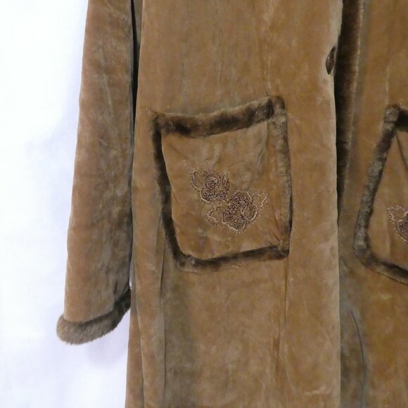 STYLE | large | Brown Hooded Coat with Embroidery - Picture 7 of 16